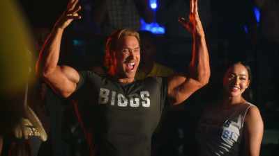 - ANNOUNCER: Show us your guns.
- (crowd cheering) - 9-1-1