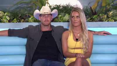>> Announcer: THE SUSPENSE IS
KILLING ME! - Love Island