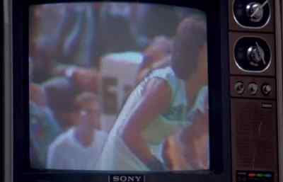 [Announcer]
Third match point for Billie Jean King. - Heart Like a Wheel