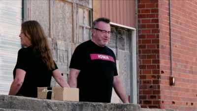 [announcer] Watch as hog
carcasses are broken down
into primal cuts. - Queen of Meth