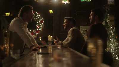 - Another hot toddy for you then?
- No. Never again. - The Holiday Exchange