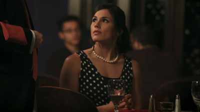 - Another ice tea?
- Um... - Faith Under Fire