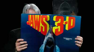 Another pop-up where the shark comes right
at you. - In Search of Darkness