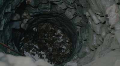 Another strange
aspect of the tunnel - Alien Worlds: Giants and Hybrids