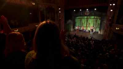 Antakaa vielä isot aplodit! The Wurzels! - The World According to Kaleb - On Tour