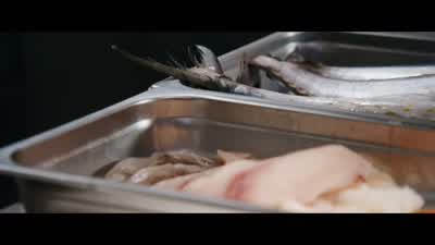 OK I'm a chef on a Sunday afternoon setting the menu of a big restaurantI ordered my fish on Friday which is the mortgage bond that Michael Burry shortedBut some of the fresh doesn't sellI don't know why maybe it just came outhalibut has the intelligence - The Big Short
