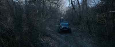 (anticipatory music)
(engines rumbling) - Alarum