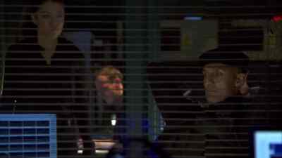 -Any change?
-No, complete waste of time. - Torchwood