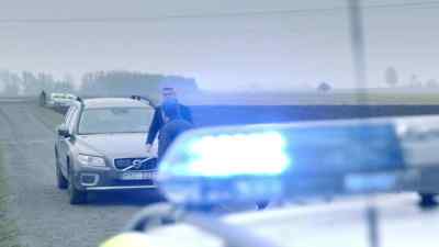 - Any sign?
- No, nothing. - Wallander
