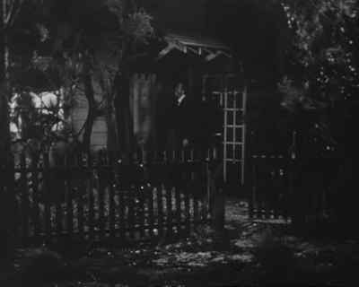 Anybody home ? - Invasion of the Saucer-Men