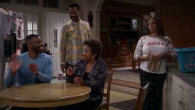 Anyone who can
sleep here tonight, raise your hand. - The Upshaws