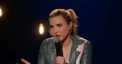 - Anyone can watch, they don't check. - Taylor Tomlinson: Look at You