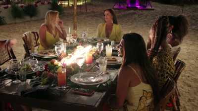 - Anyone else gonna detox
for a week - The Real Housewives Ultimate Girls Trip