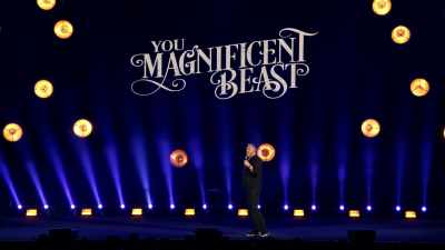 -Anyone from Bristol here?
-[scattered shouting] - Greg Davies: You Magnificent Beast