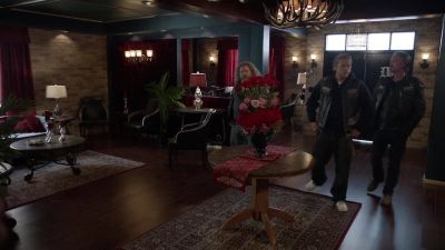 Anyone home?
NERO: Back here, mano. - Sons of Anarchy