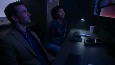 Anyone looking will see
a big, fat nothing in the hallway. - Leverage: Redemption