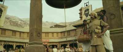 'Anyone providing information
on the masked dacoit will receive - Shamshera