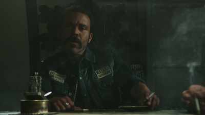 Anything bigger, cartel gets - Mayans M.C.