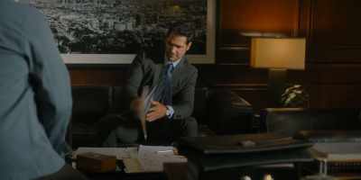 - Anything stand out?
- Ex-Army. - The Lincoln Lawyer