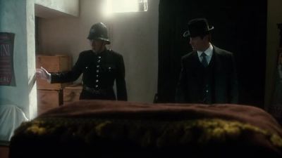 - Anything upstairs?
- No, sir. - Murdoch Mysteries