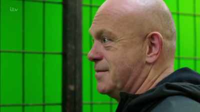 Anyway, let's hope nothing like that
happens this afternoon, - Britain's Tiger Kings - On the Trail with Ross Kemp