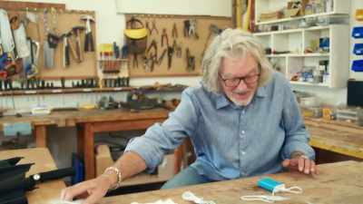 Anyway, we'd like to incorporate
some summary smells, - James May and the Dull Men