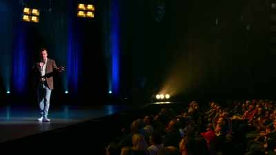 Anywhere where they speak English,
I've gotten up somewhere - Jim Jefferies: High n' Dry