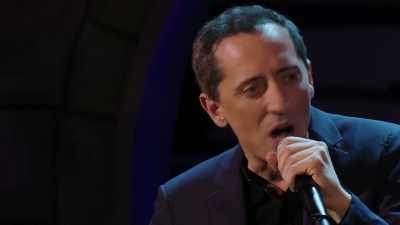 Aparent,
interlocutorul nu zice nimic niciodată. - Gad Elmaleh: American Dream