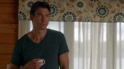 Ape:
Detective Sam Shaw.
[purring] - Carter
