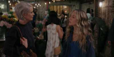- Apologize for what?
- For no longer being cool. - And Just Like That…