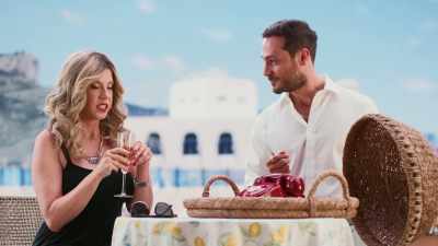 Apparently you are
not picking up your tiléfono. - The Heiress and the Handyman
