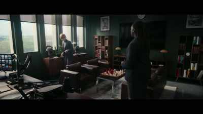 - Apparently, he was a loner.
- Sit down. - The Day of the Jackal