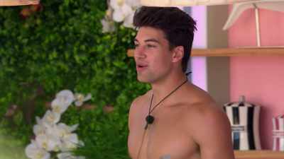 >> APPARENTLY I'M A LITTLE
BITCH, TOO, I CAN'T EVEN HANDLE - Love Island