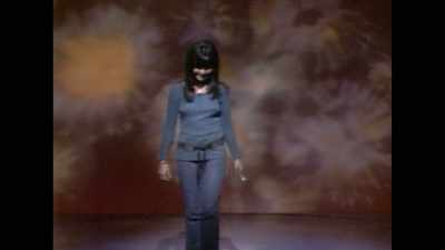 Apparently she knew
who I was - Linda Ronstadt: The Sound of My Voice