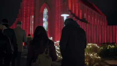 Apparently, to
meet the criteria, - The Christmas Quest
