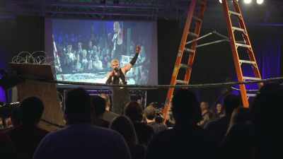(applauding) - The Wrestlers