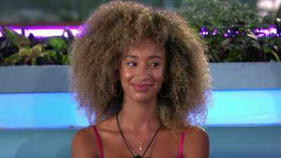 [APPLAUSE]
ACTUALLY A REALLY GOOD CHOICE. - Love Island