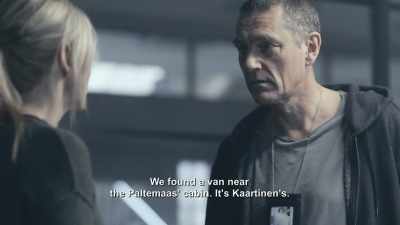 (applause, band playing lively music) - Bordertown
