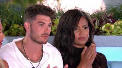 [APPLAUSE]
♪ I'M SORRY FOR THE THINGS I'VE - Love Island