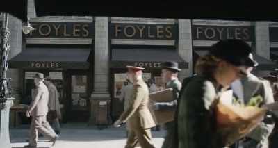 - [APPLAUSE]
- JULIET: Thank you. - The Guernsey Literary and Potato Peel Pie Society