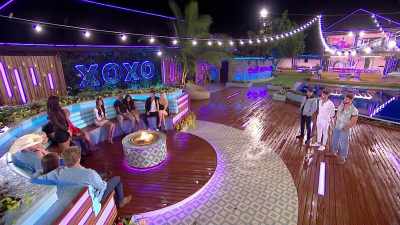 [APPLAUSE]
♪ OH, OH, I KNOW, I KNOW - Love Island