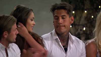 (APPLAUSE) - Love Island