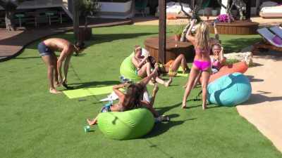 (APPLAUSE) - Love Island