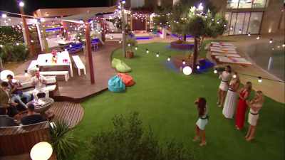 (APPLAUSE) - Love Island
