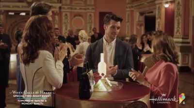 [applause] - Paris, Wine & Romance