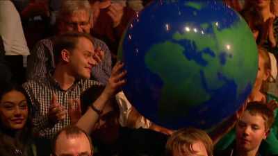 [applause] - Derren Brown: Miracle