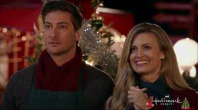 [APPLAUSE] - Christmas in Love