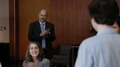 [ Applause ] - The Good Doctor
