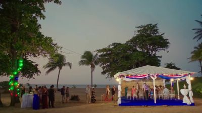 APPLAUSE - Death in Paradise