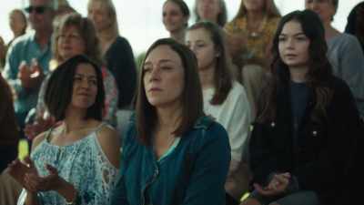 [applause] - The Girl from Plainville